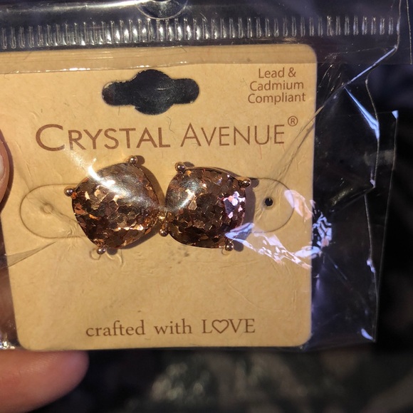 Earrings - Picture 7 of 8